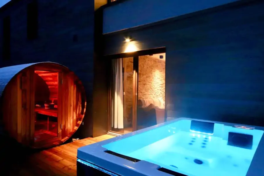 autre jacuzzi et sauna